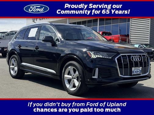 Mythos Black Metallic 2024 Audi Q7 45 Premium Plus