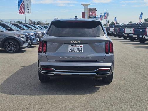 2022 Kia Sorento S