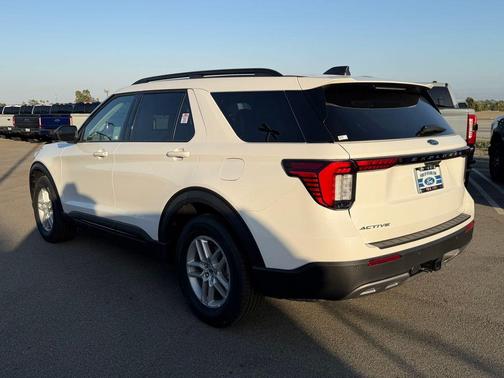 Star White 2026 Ford Explorer Active