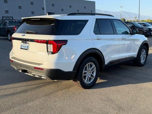 Star White 2026 Ford Explorer Active