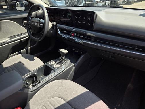 Aurora Black Pearl 2025 Kia K4 EX