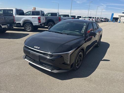 Aurora Black Pearl 2025 Kia K4 EX