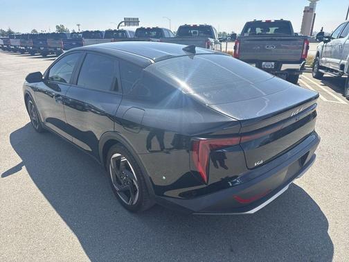 Aurora Black Pearl 2025 Kia K4 EX