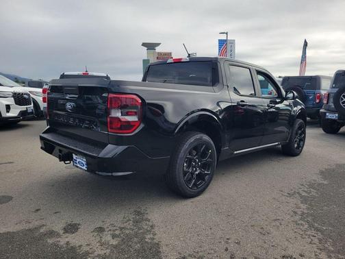 2026 Ford Maverick Lobo Standard