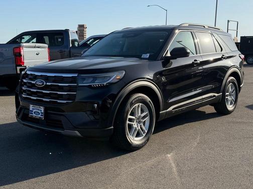Agate Black Metallic 2026 Ford Explorer Active