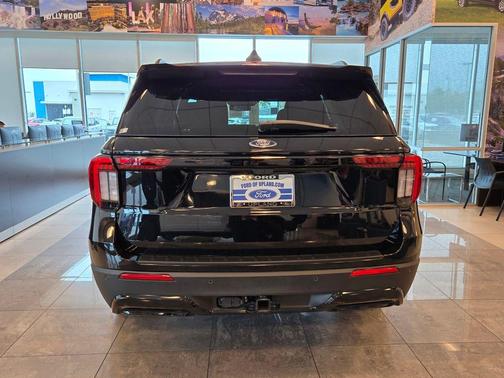 Black Metallic 2026 Ford Explorer ST-Line