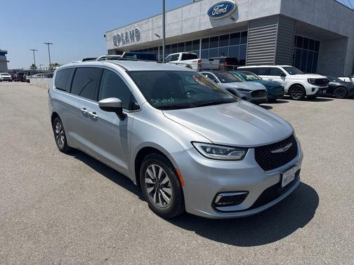 Silver Mist Clearcoat 2023 Chrysler Pacifica Hybrid Touring L