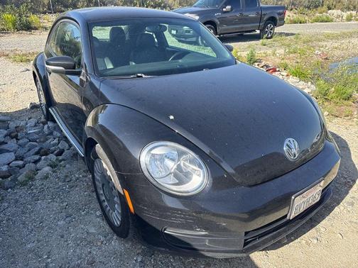 Black Uni 2014 Volkswagen Beetle 1.8T