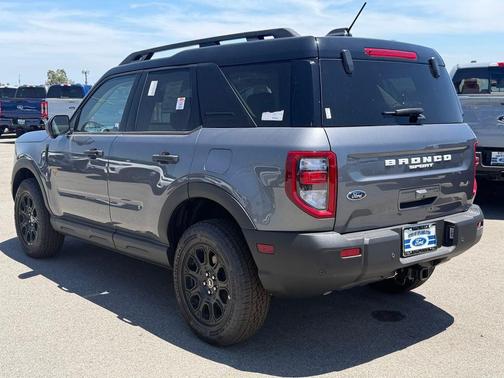 Gray Metallic 2025 Ford Bronco Sport Badlands