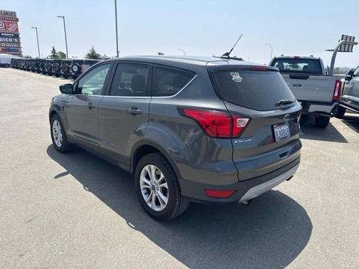 Magnetic 2019 Ford Escape SE