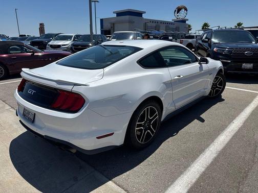 Oxford White 2019 Ford Mustang GT