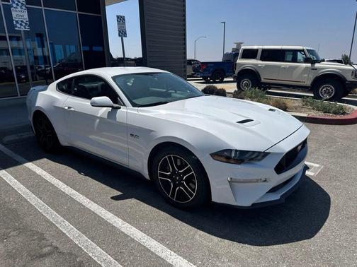 Oxford White 2019 Ford Mustang GT
