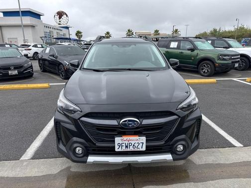 Crystal Black Silica 2023 Subaru Outback Limited