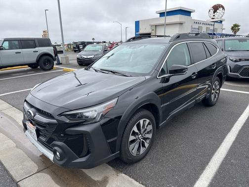 Crystal Black Silica 2023 Subaru Outback Limited