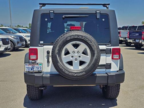 Bright White Clearcoat 2016 Jeep Wrangler Sport