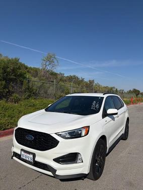Star White 2023 Ford Edge ST Line