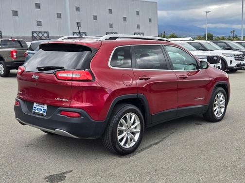 Deep Cherry Red Crystal Pearlcoat 2016 Jeep Cherokee Limited