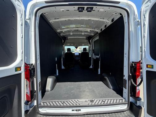 Oxford White 2026 Ford Transit-250 148 WB Medium Roof Cargo