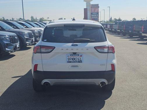 Oxford White 2020 Ford Escape S