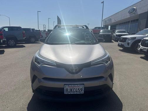 Silver 2019 Toyota C-HR XLE