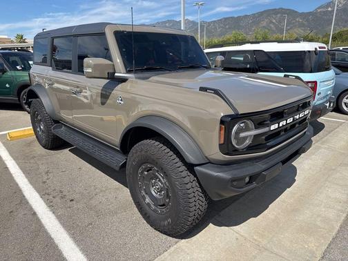 Gray 2025 Ford Bronco Outer Banks
