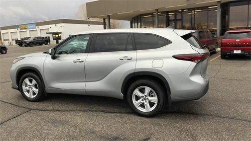 2024 Toyota Highlander LE