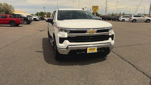 Summit White 2022 Chevrolet Silverado 1500 LT