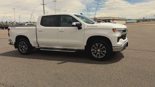 Summit White 2022 Chevrolet Silverado 1500 LT