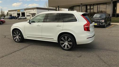 2024 Volvo XC90 B5 Plus Bright Theme