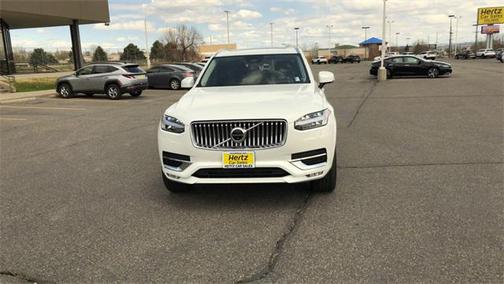 2024 Volvo XC90 B5 Plus Bright Theme