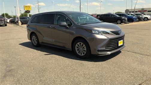2024 Toyota Sienna LE