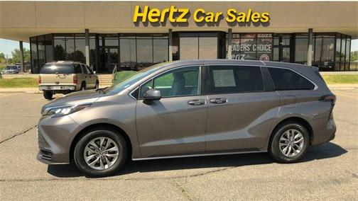 2024 Toyota Sienna LE