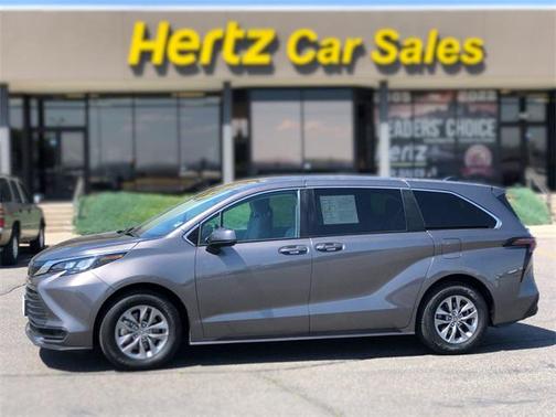 2024 Toyota Sienna LE