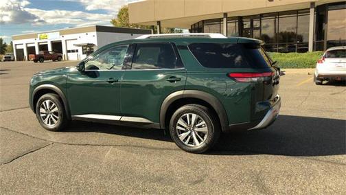 2025 Nissan Pathfinder SL 4WD
