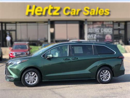 2024 Toyota Sienna LE