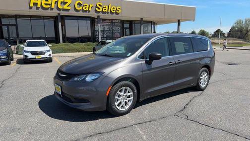 Granite Crystal Metallic Clearcoat 2023 Chrysler Voyager LX
