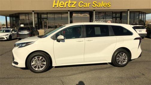 2024 Toyota Sienna LE