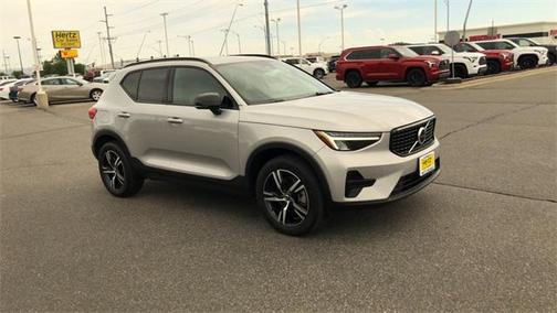 2024 Volvo XC40 B5 Core