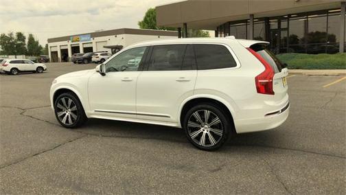 2024 Volvo XC90 B5 Plus Bright Theme