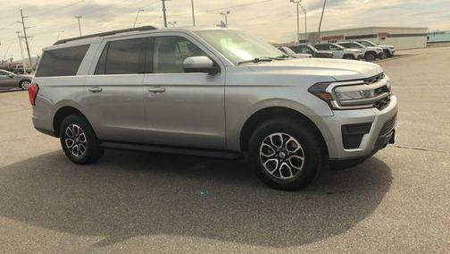 Iconic Silver Metallic 2023 Ford Expedition Max XLT