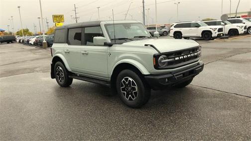 2024 Ford Bronco Outer Banks