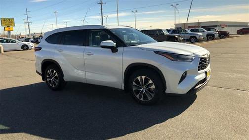 2024 Toyota Highlander XLE