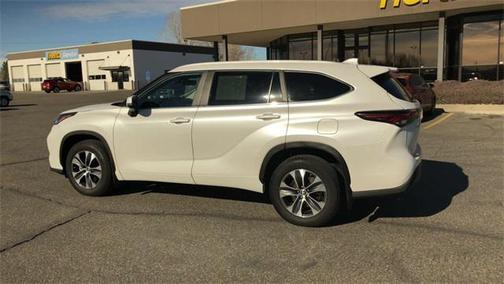 2024 Toyota Highlander XLE