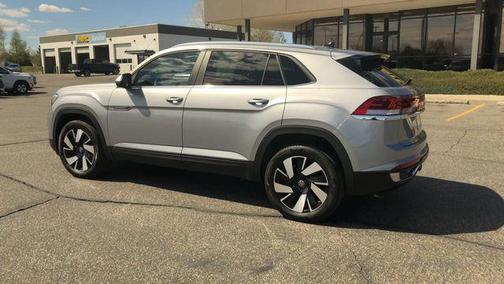 Silver Mist Metallic 2025 Volkswagen Atlas Cross Sport 2.0T SE w/Technology 4MOTION