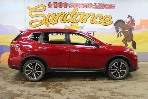 Red 2017 Nissan Rogue SL