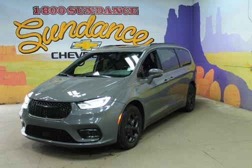 Ceramic Gray Clearcoat 2021 Chrysler Pacifica Hybrid Limited