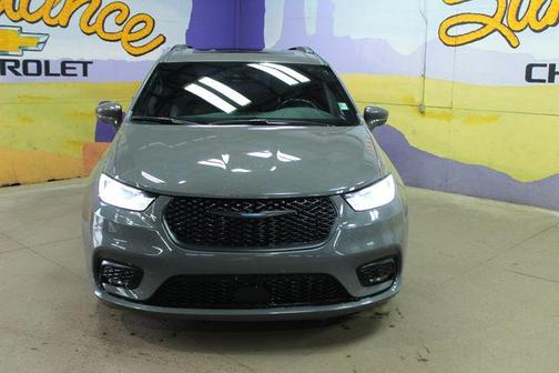 Ceramic Gray Clearcoat 2021 Chrysler Pacifica Hybrid Limited