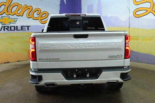 Pearl 2022 Chevrolet Silverado 1500 Limited High Country