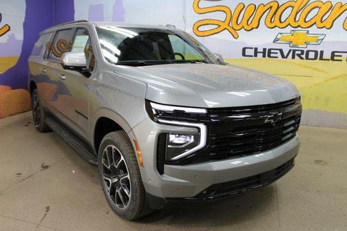 Sterling Gray Metallic 2026 Chevrolet Suburban RST