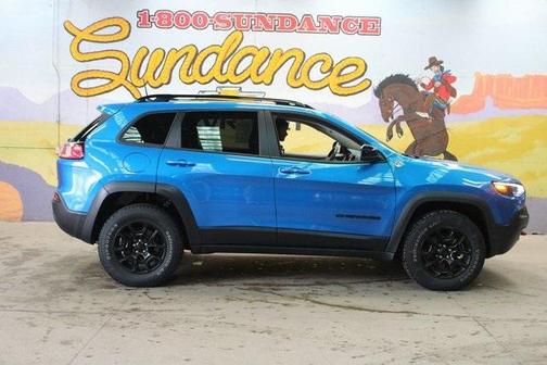 2023 Jeep Cherokee Trailhawk